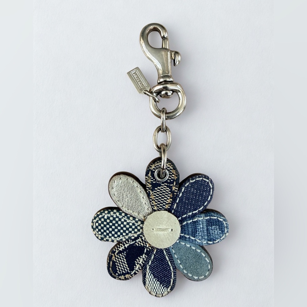 🌸 Rare Vintage COACH Denim Patchwork Daisy Bag Charm Keychain Y2K - Picture 3 of 4
